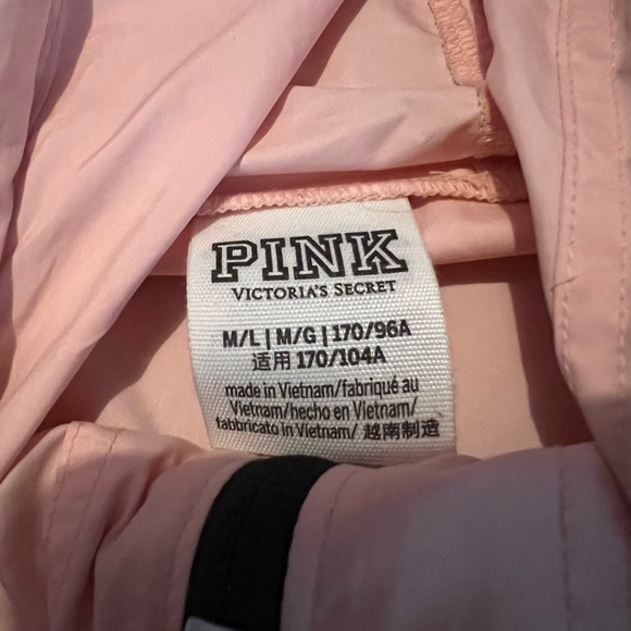 VS Pink windbreaker - Picture 3 of 3
